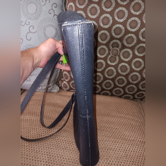 Chanel vintage caviar leather tote with tortoise shell charm - Picture 4 of 7